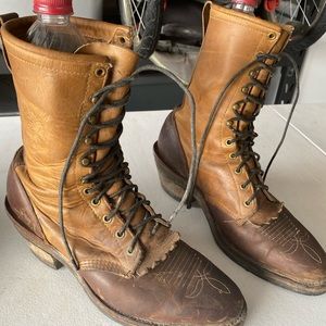 Chippewa Men’s Lace up Leather boots with Vibram soles, Oil Resisting. Size 10.5